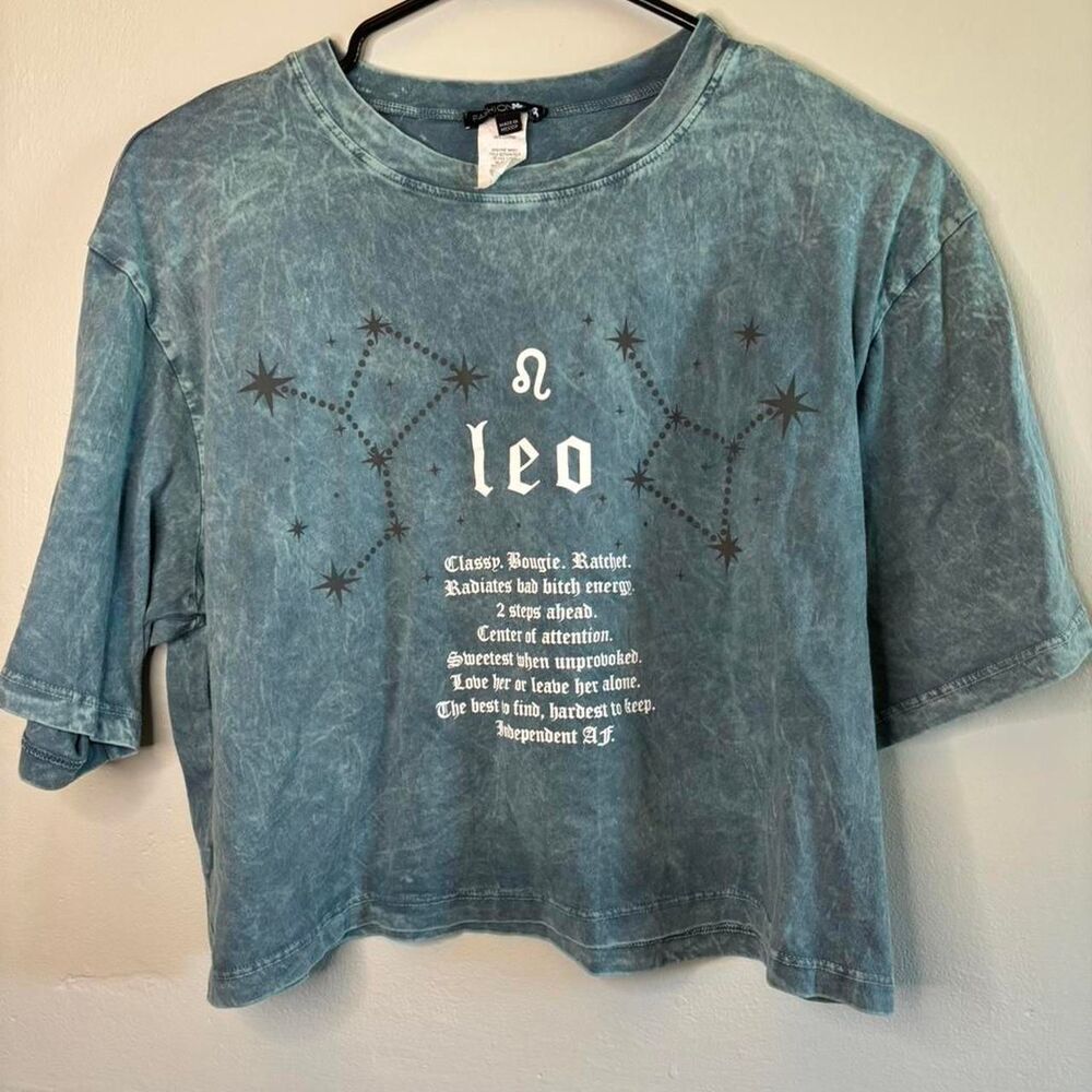 Leo Zodiac Graphic Crop Tee Blue Acid Wash Astrology Shirt Small